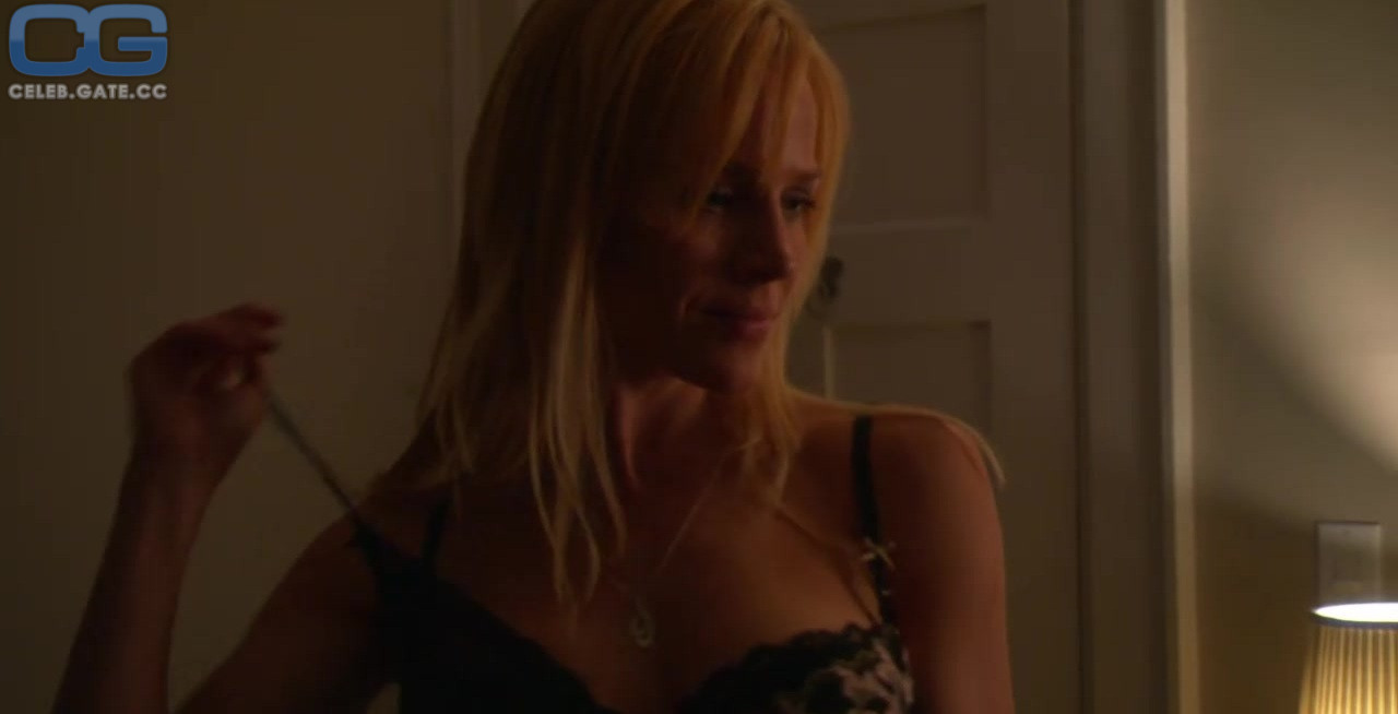 Julie Benz 