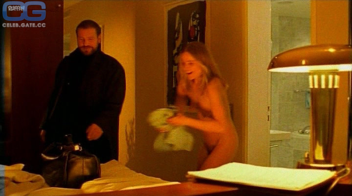 Karoline Eichhorn nude scene.