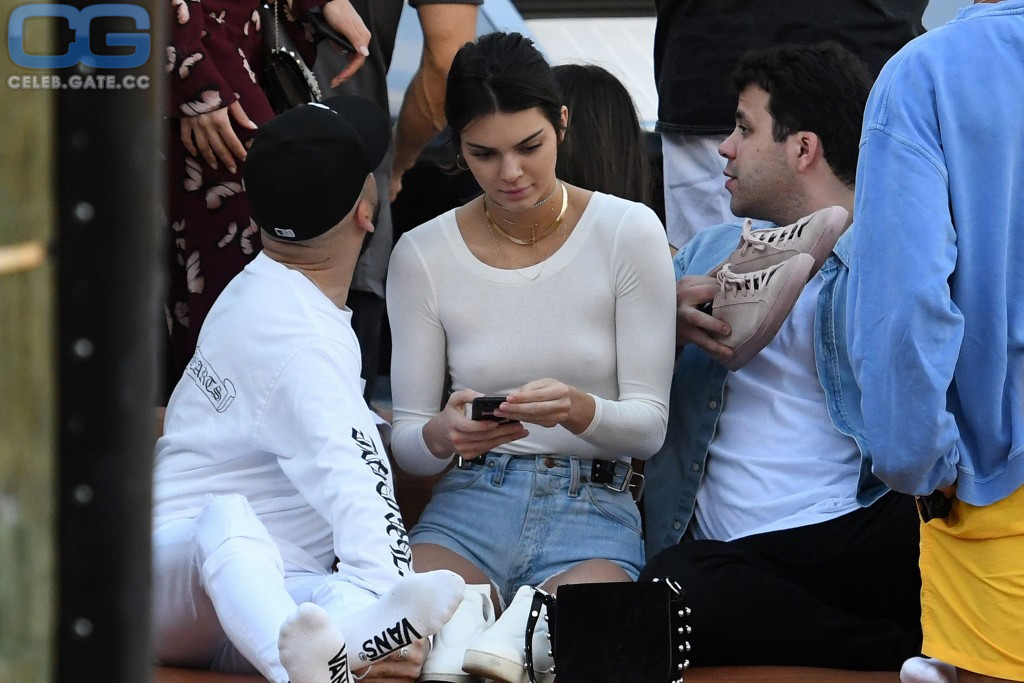 Kendall Jenner ohne bh
