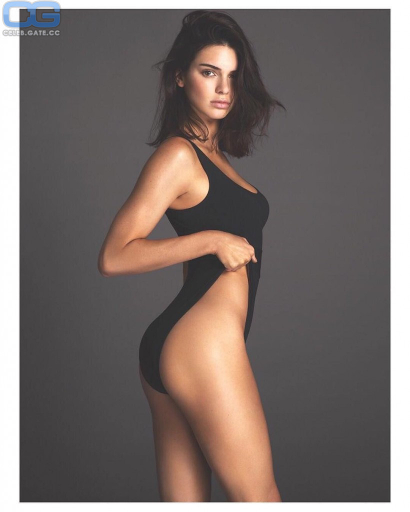 Kendall Jenner sexy ass