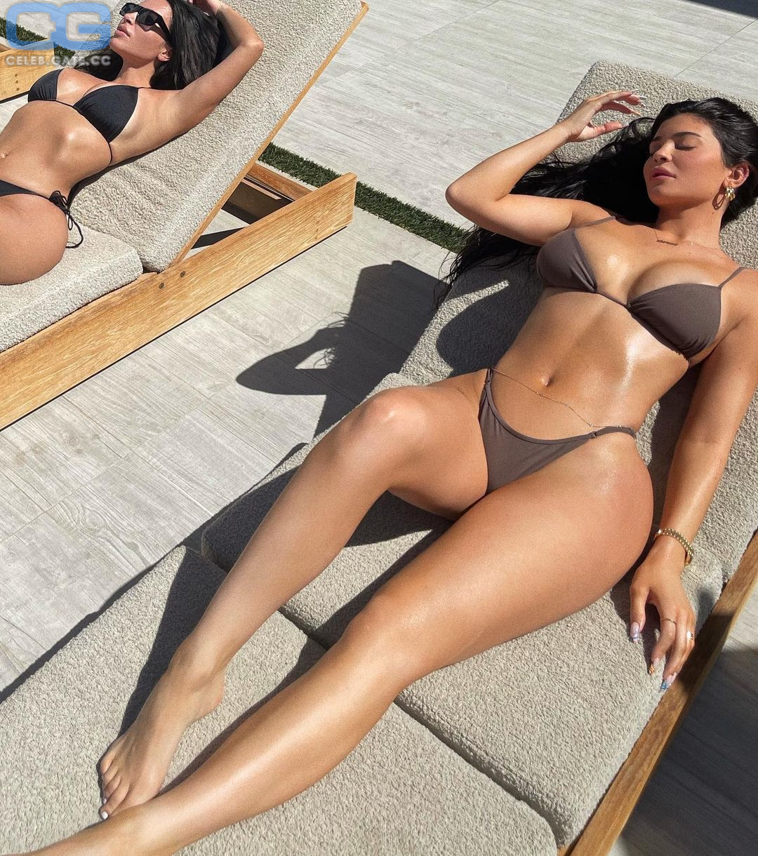 Kylie Jenner nude photos