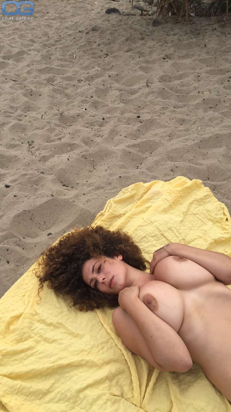 Leila lowfire naked