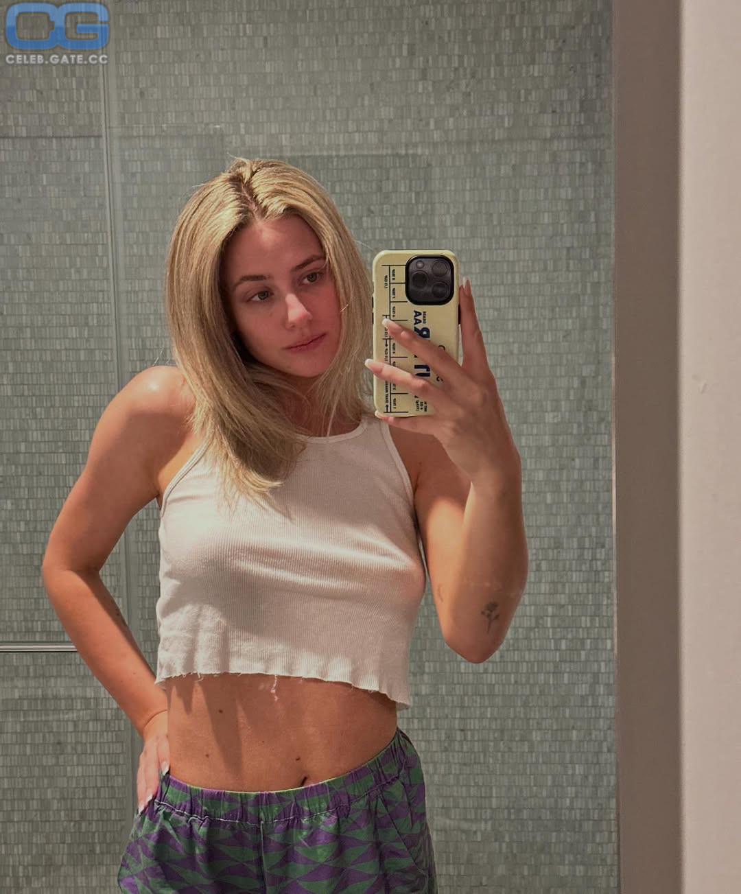Lili Reinhart 