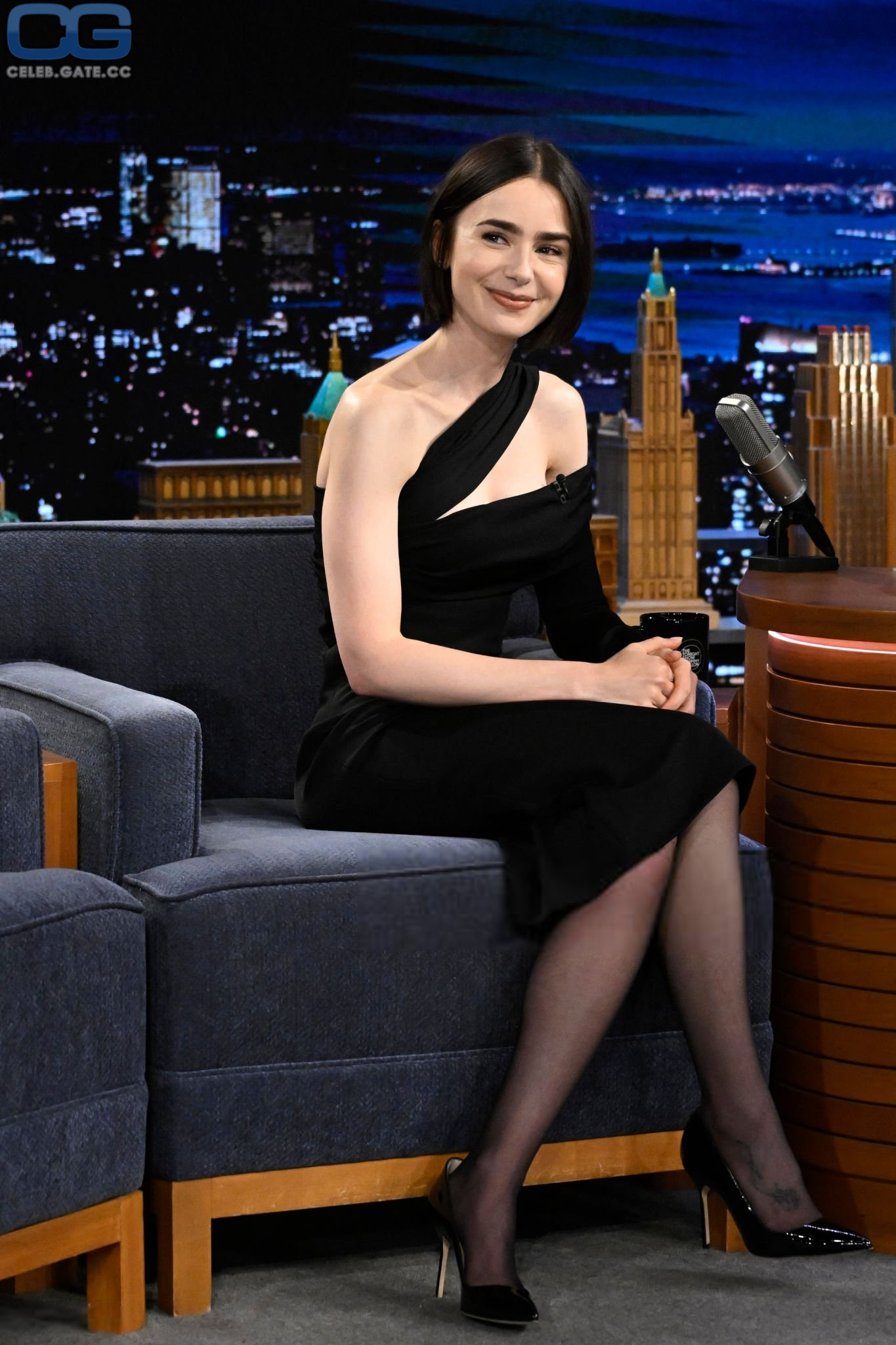 Lily Collins 