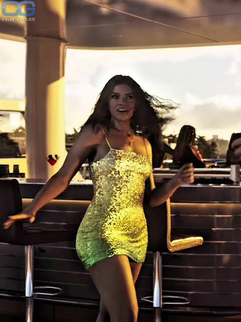 Lucia Caminos 