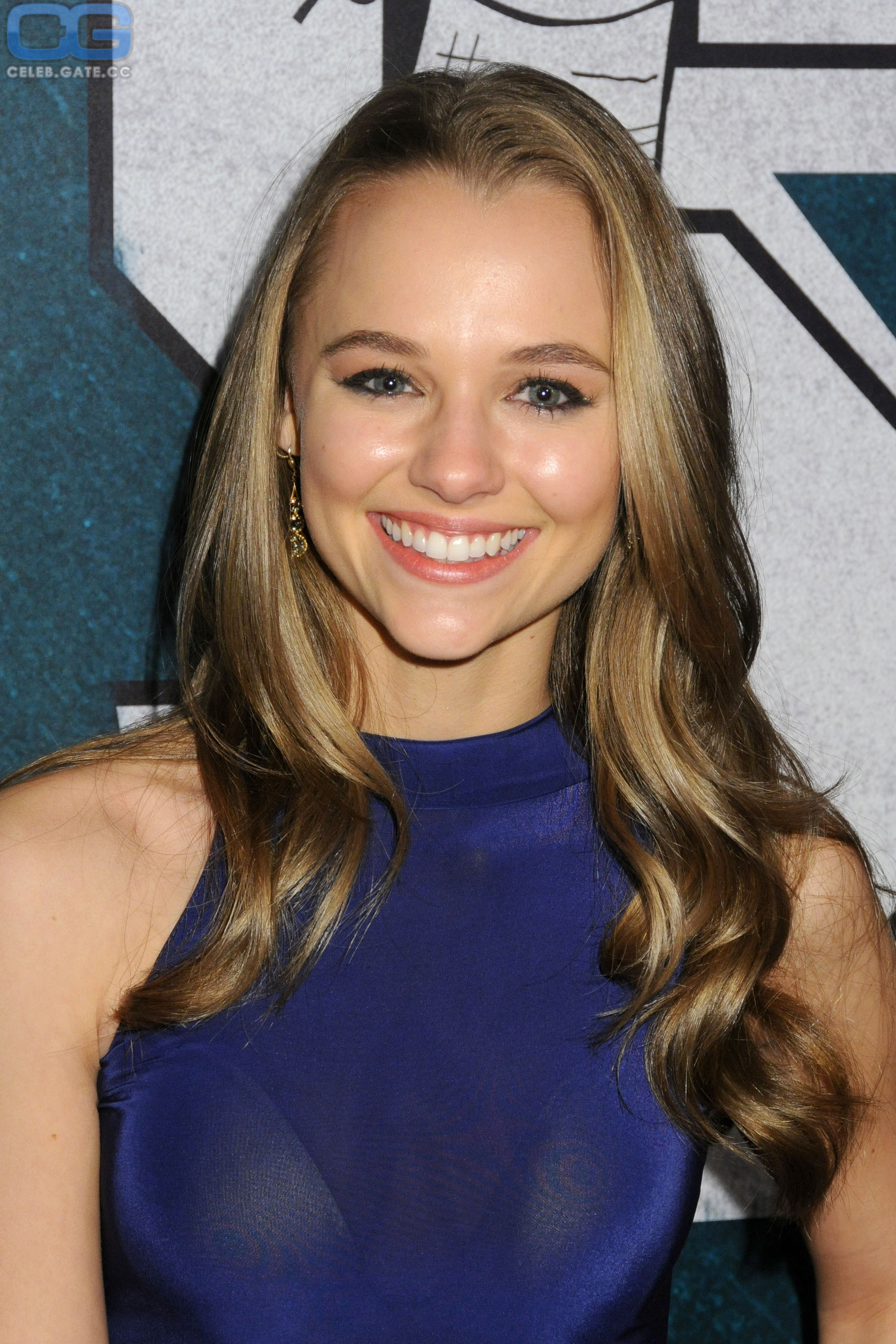 52 Madison Iseman Nude Pictures Brings together style, sassiness and  sexiness - Best Hottie