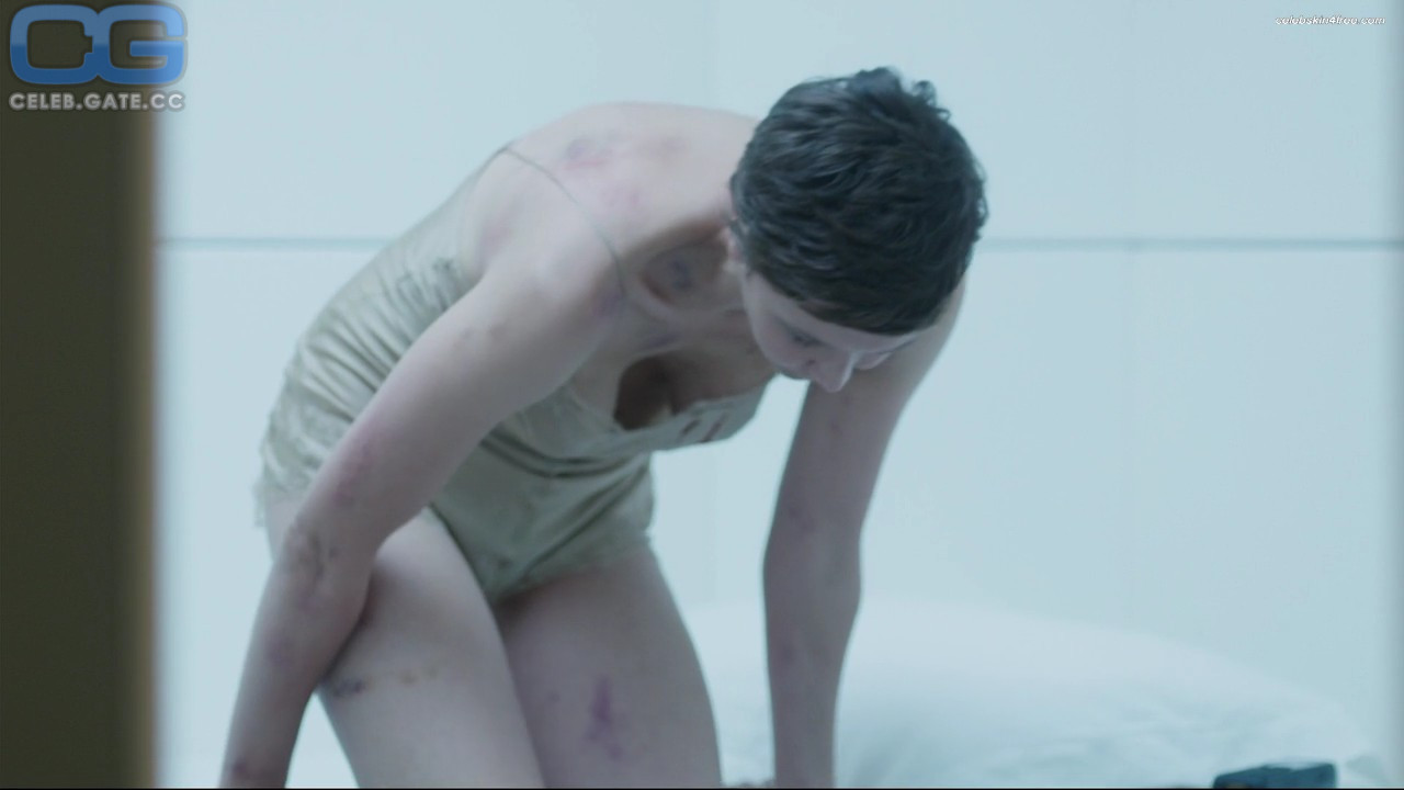 Gyllenhaal fappening maggie Sexiest Bathtub
