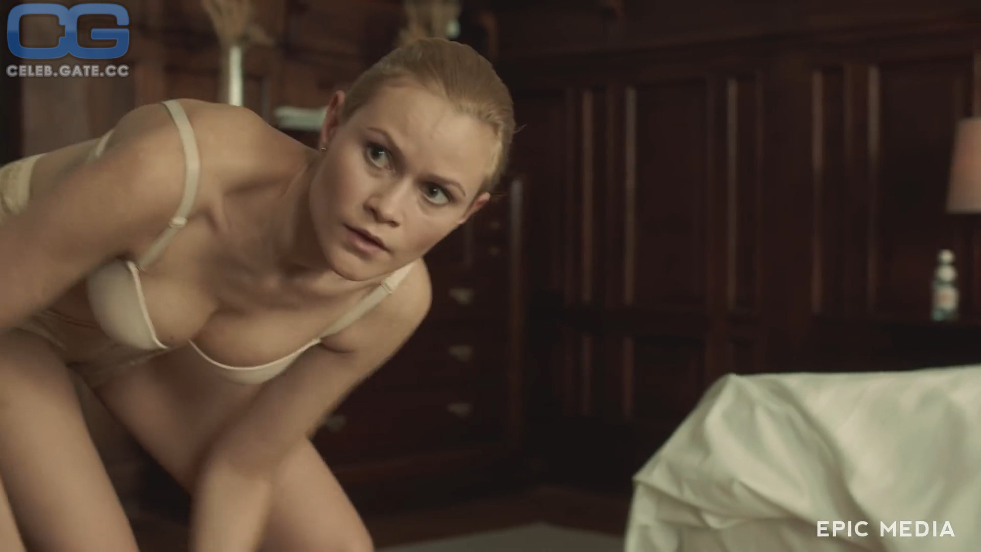 Marina Domozhirova 