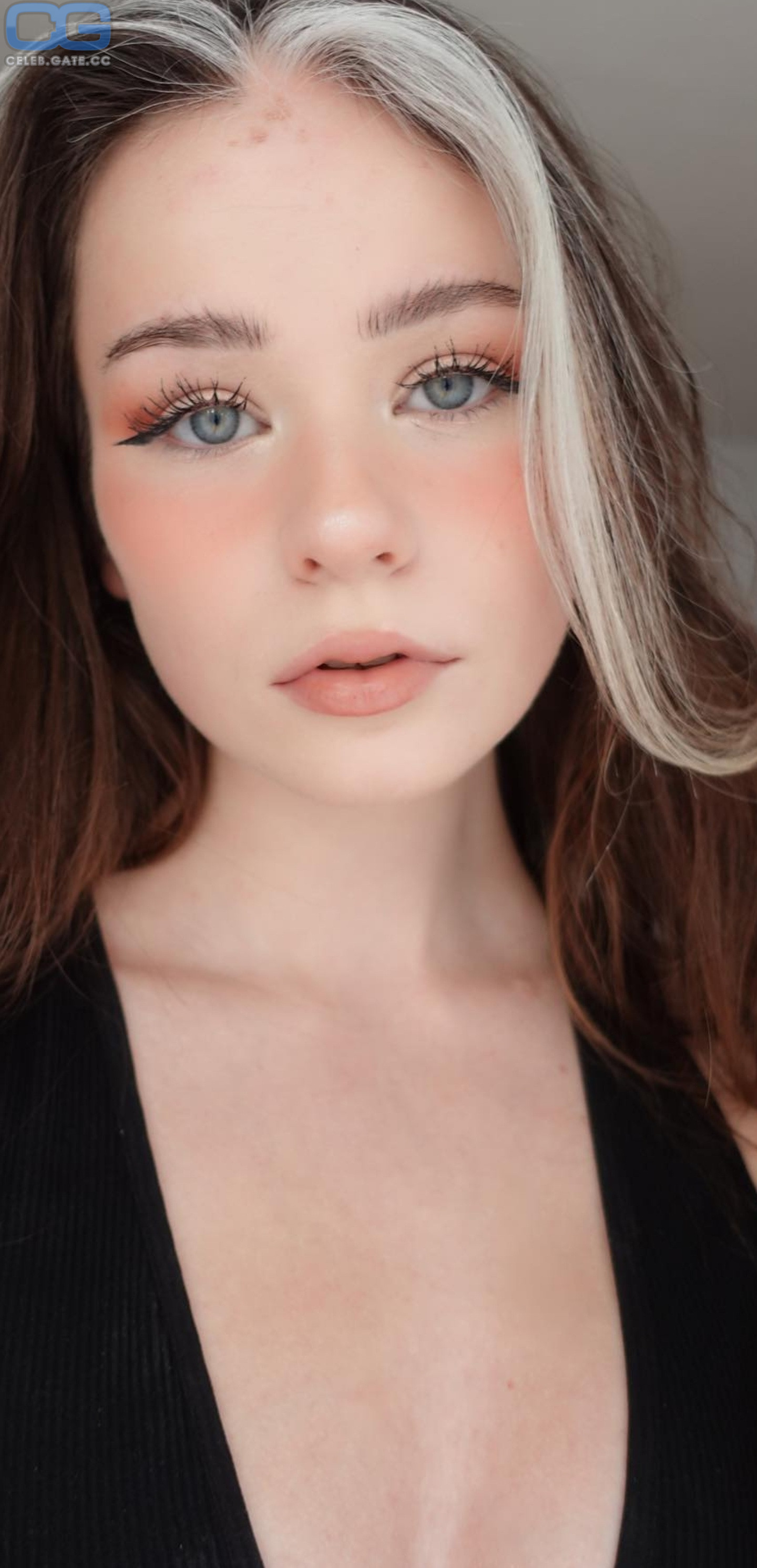 Nadinebreaty 