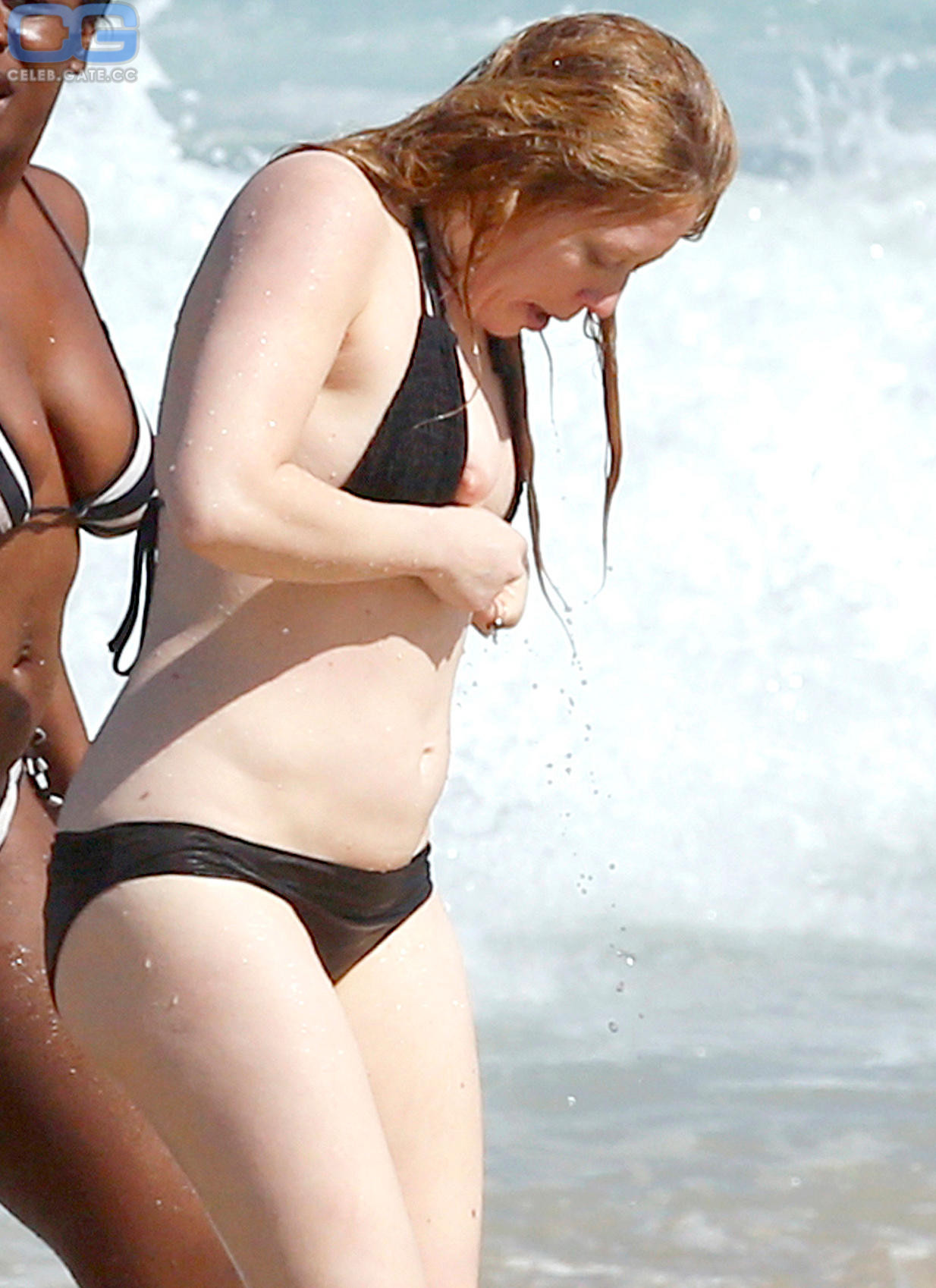 Natasha Lyonne nipple slip