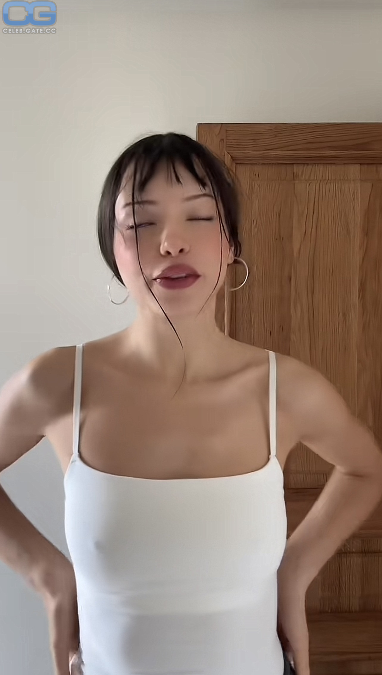 Nina Chuba 