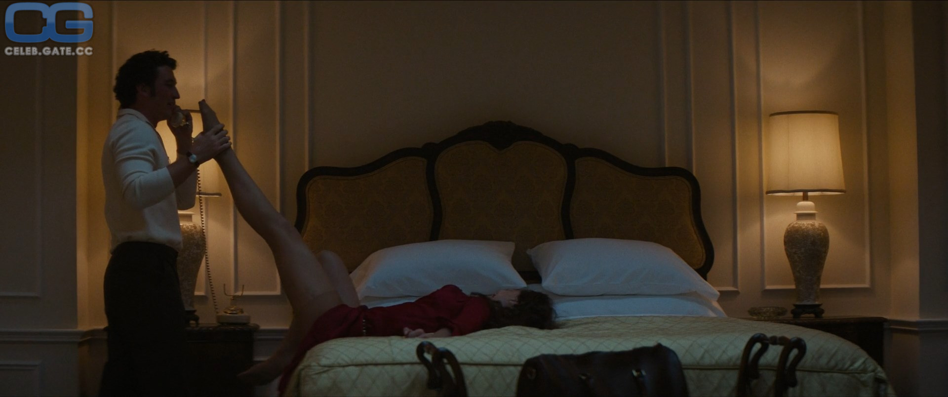 Nora Arnezeder 