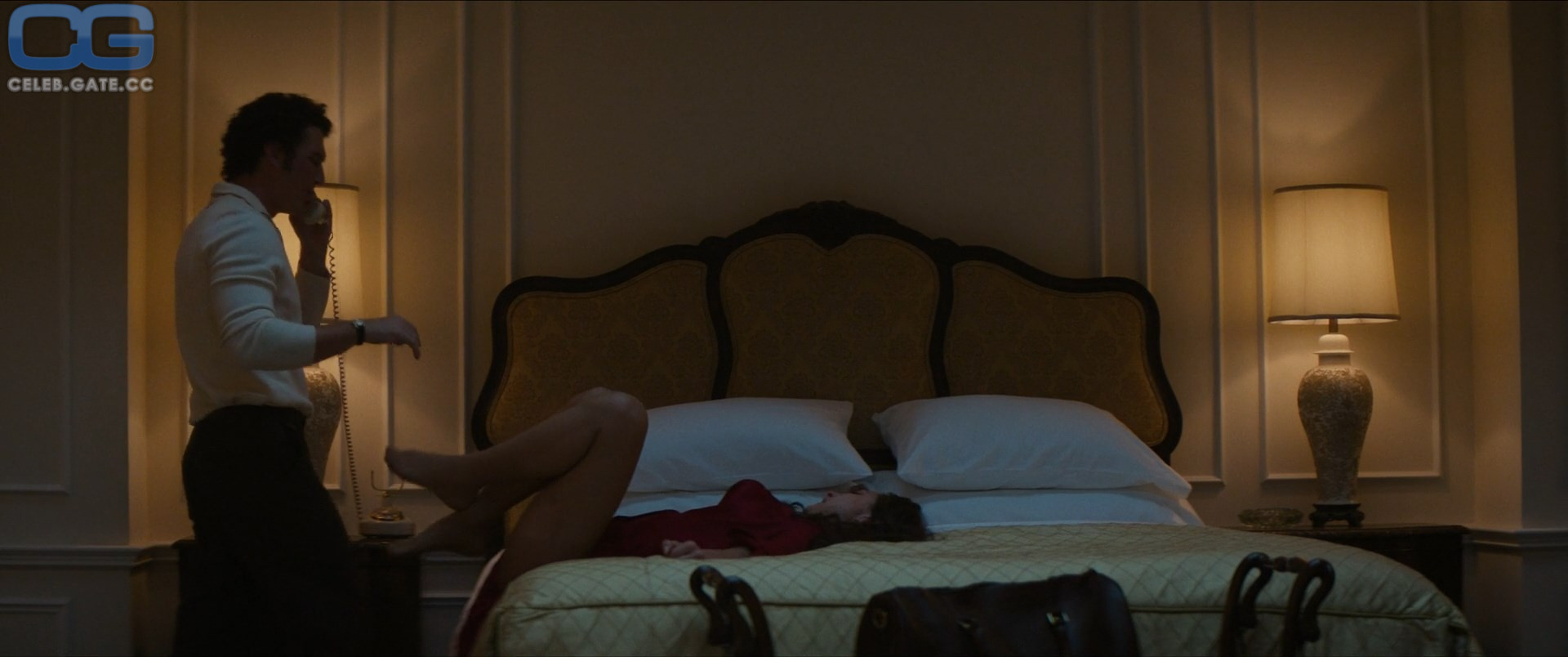 Nora Arnezeder 