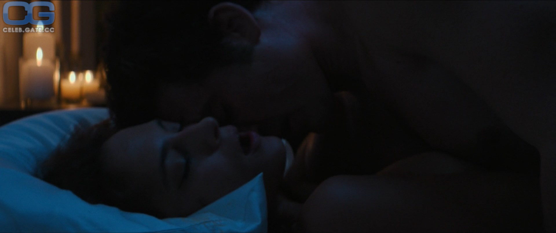 Nora Arnezeder 