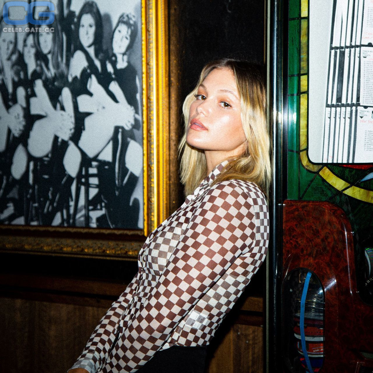 Olivia Holt 