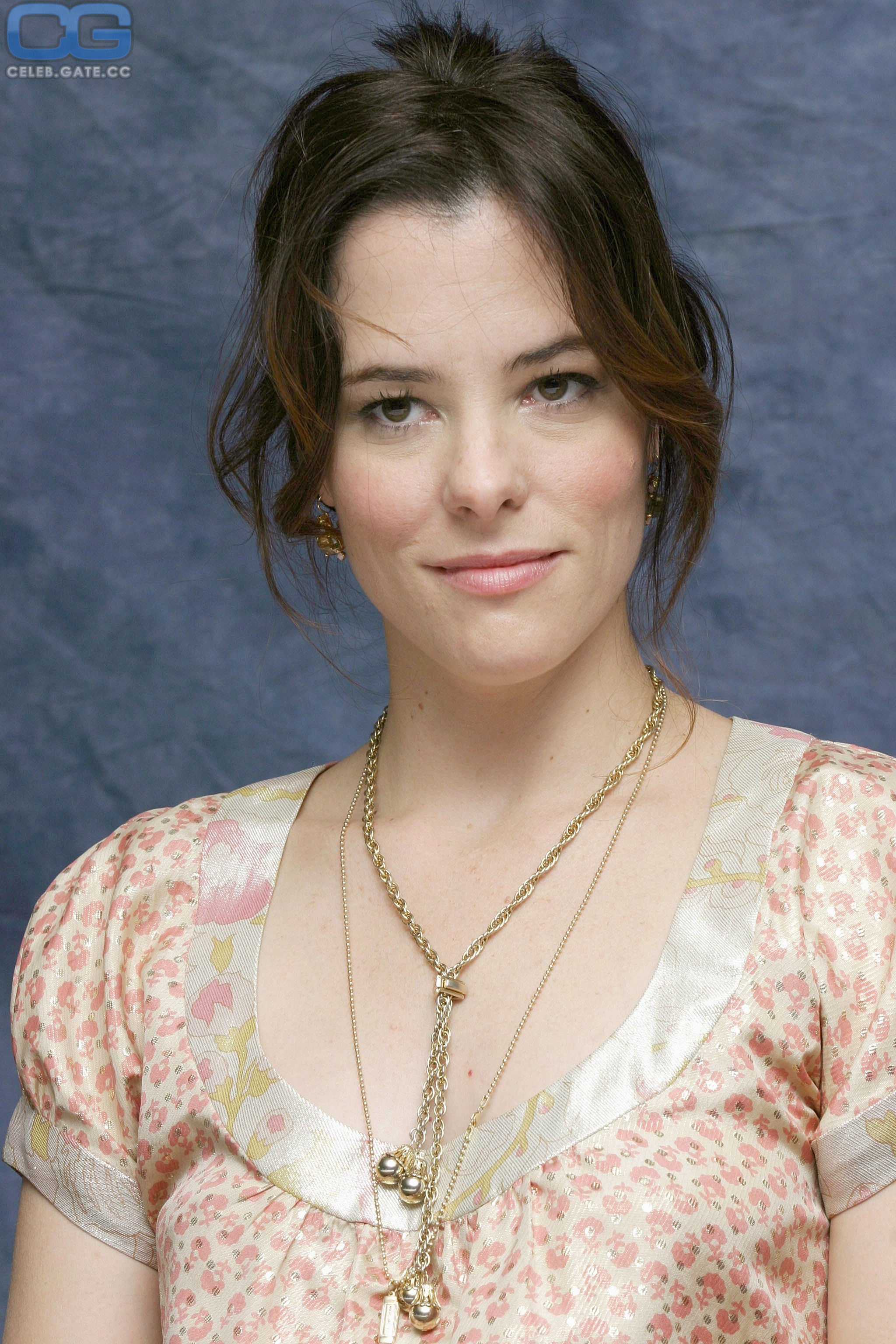 Parker Posey body