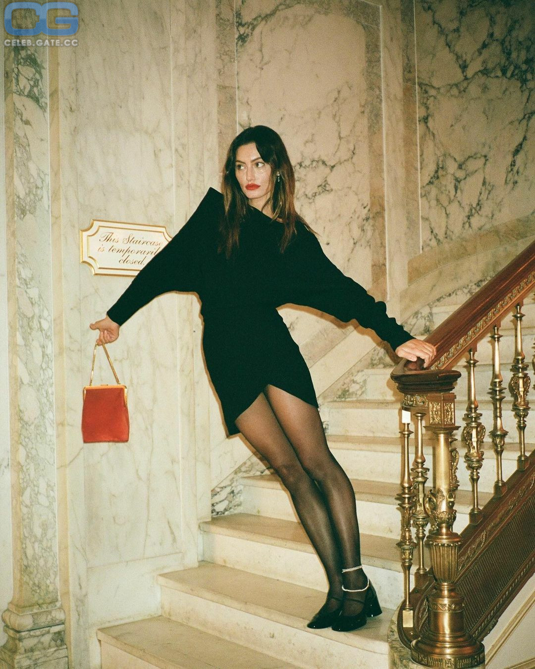 Phoebe Tonkin 