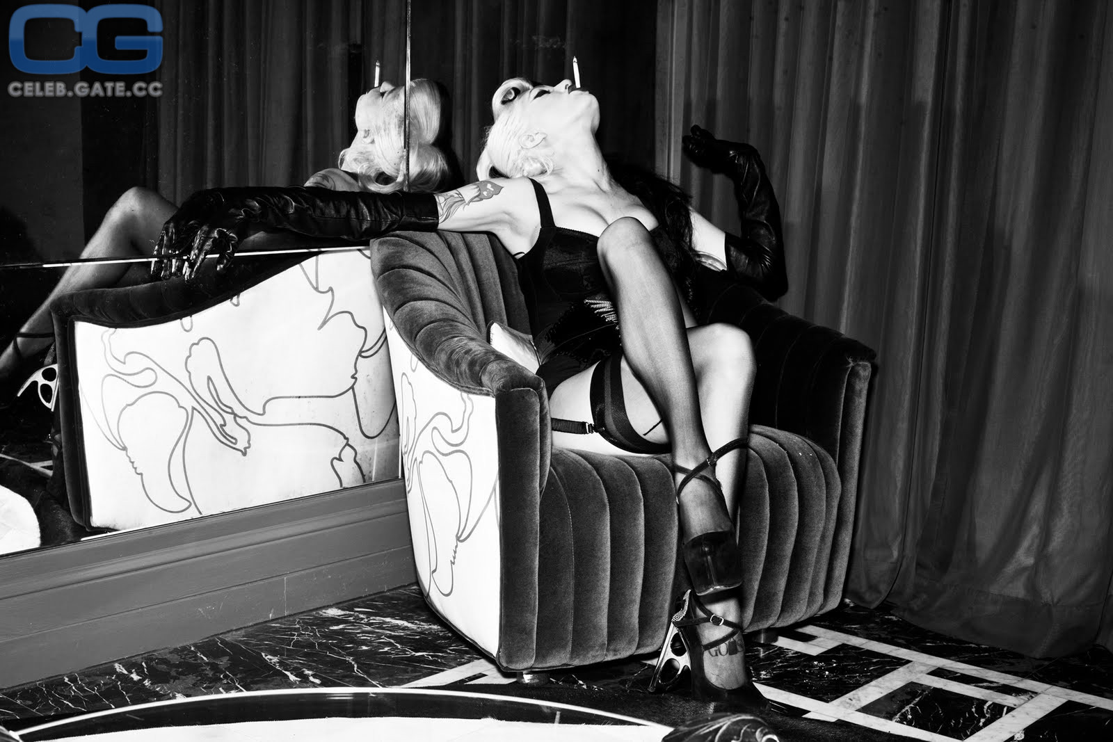 Porcelain Black 