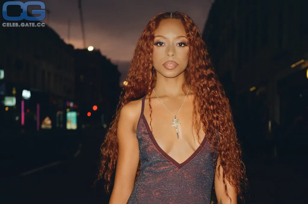 Ravyn Lenae 