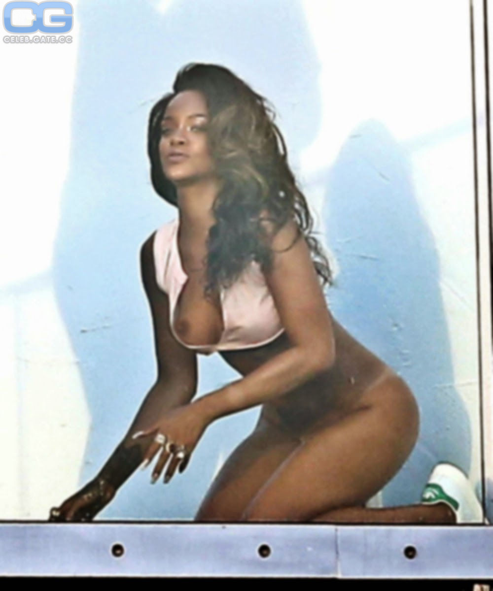 Nudes rhianna leaked Rihanna Naked
