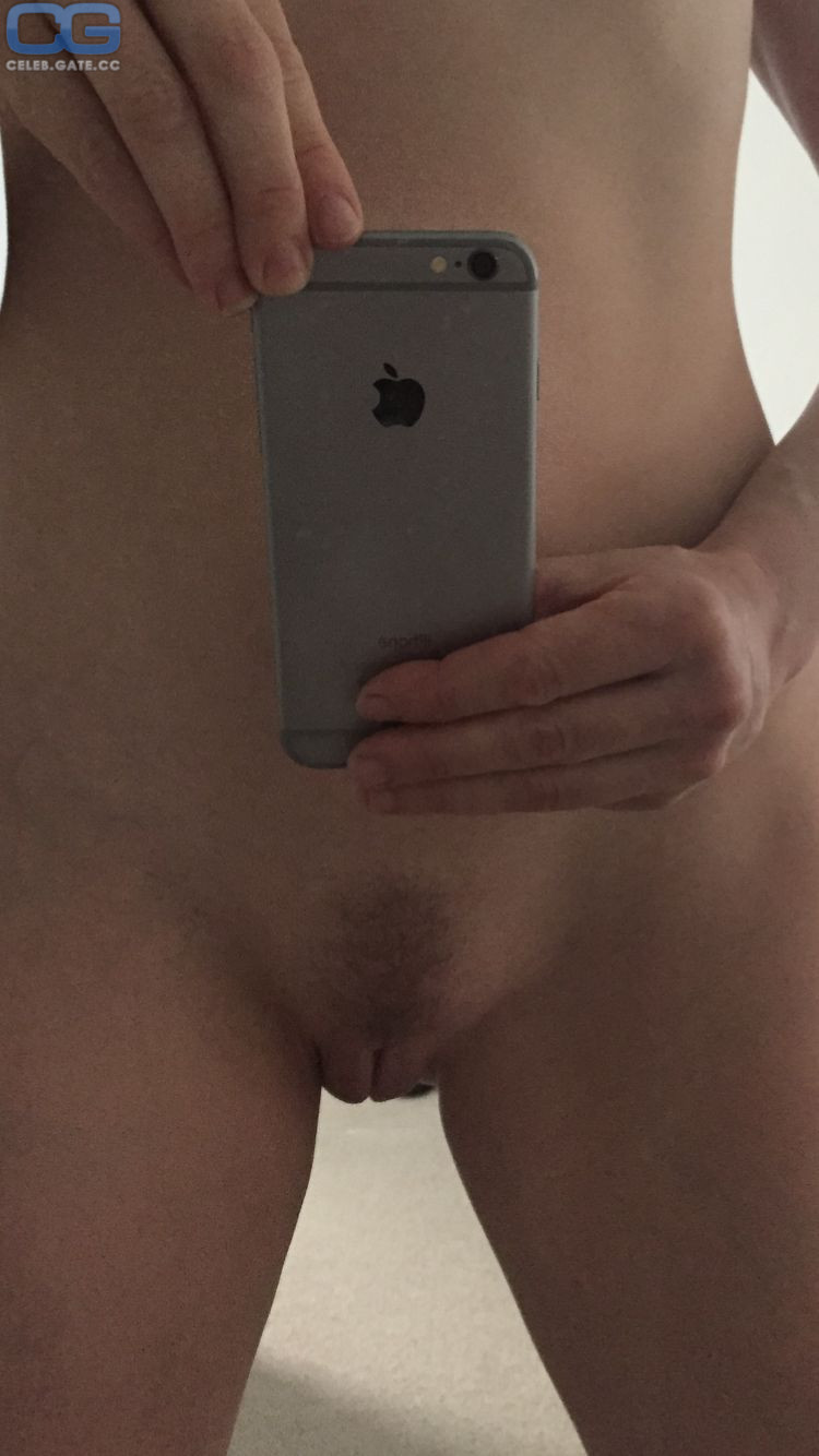 Rose Mcgowan Nude Photo