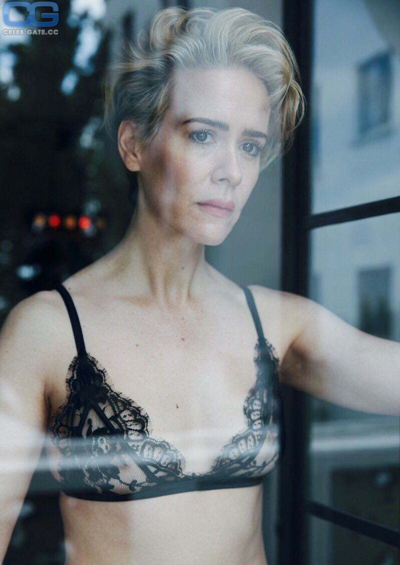 Sarah Paulson sexy