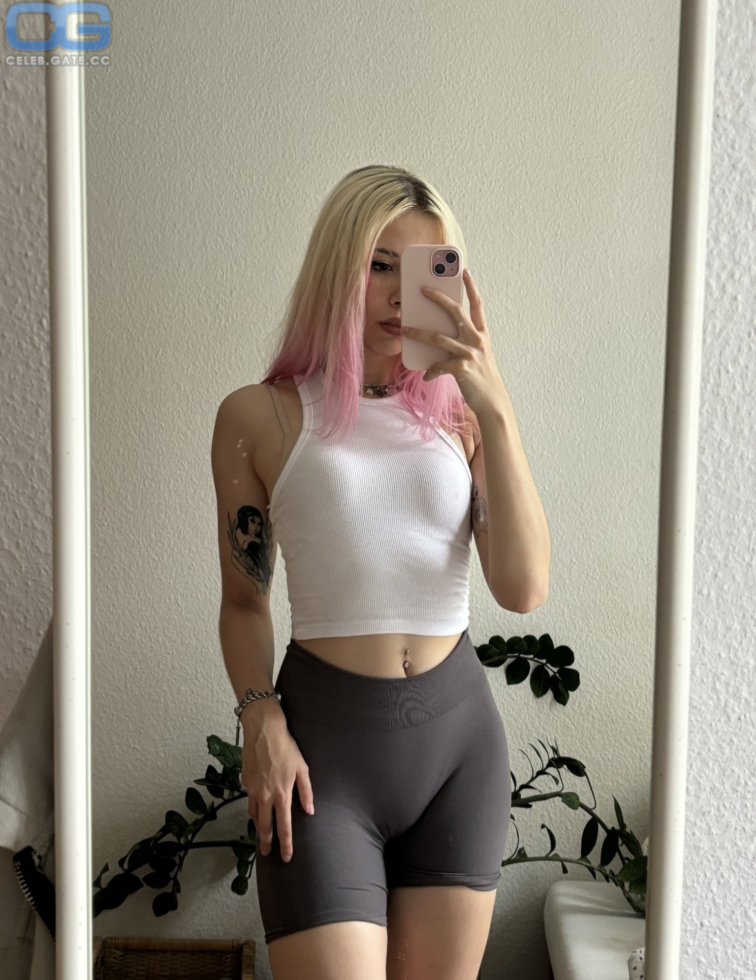 Sarahtoninx9_ 