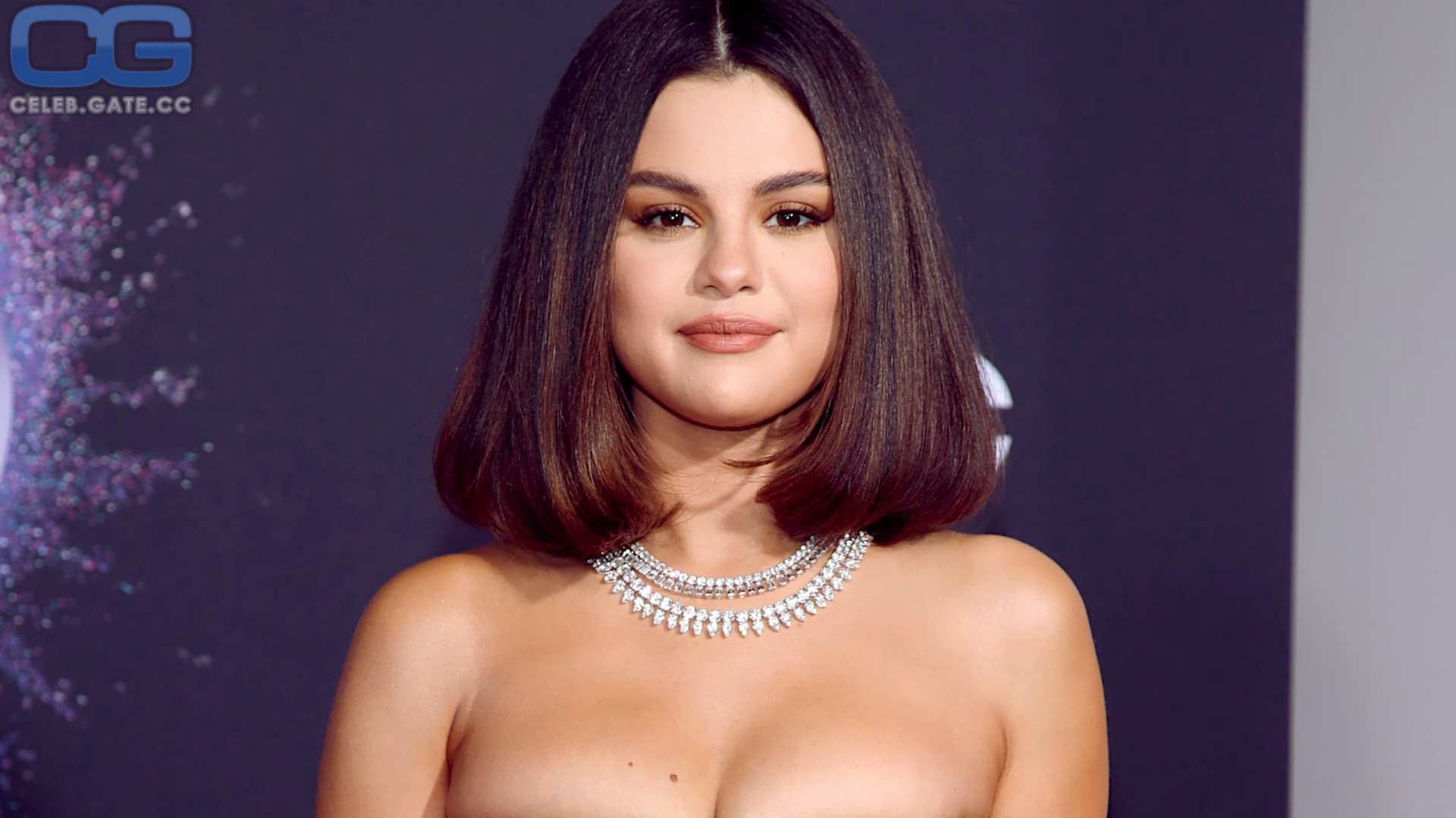 Nude naked gomez selena Selena Gomez