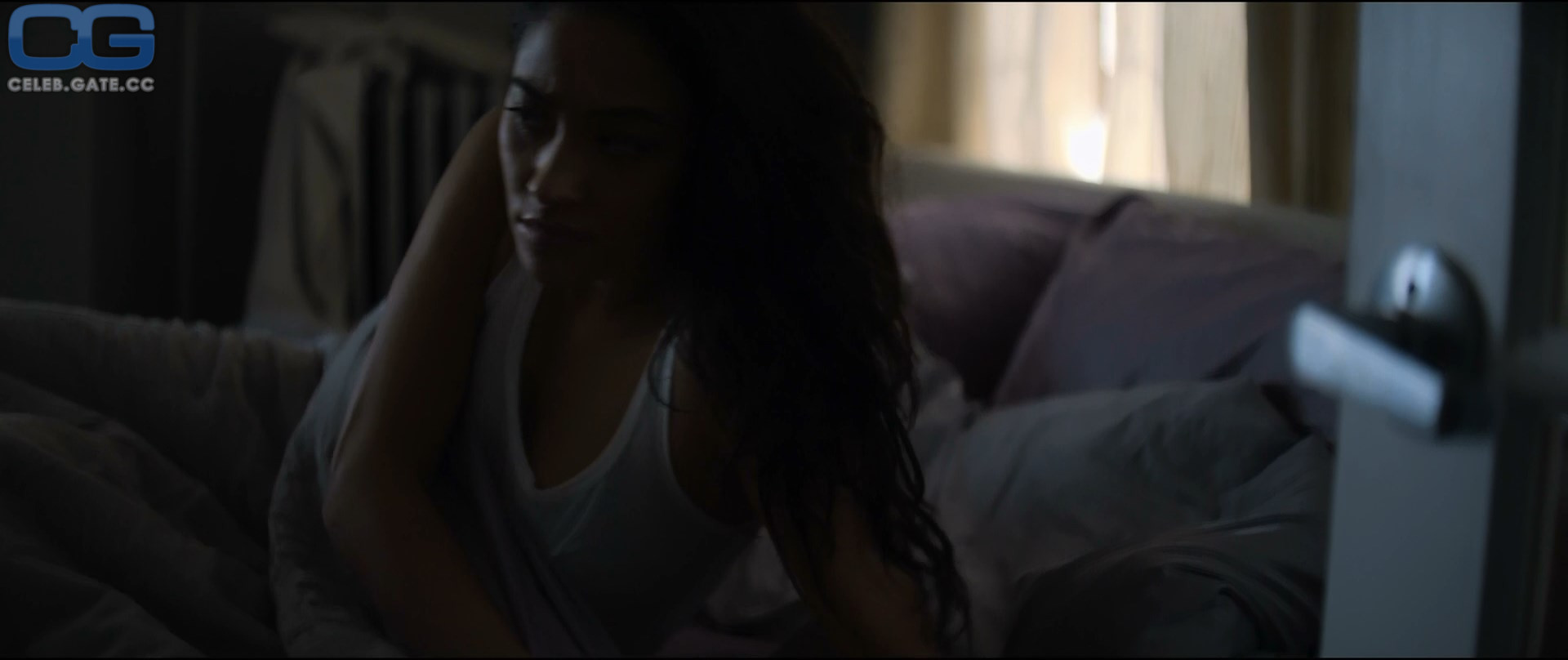 Shay Mitchell 