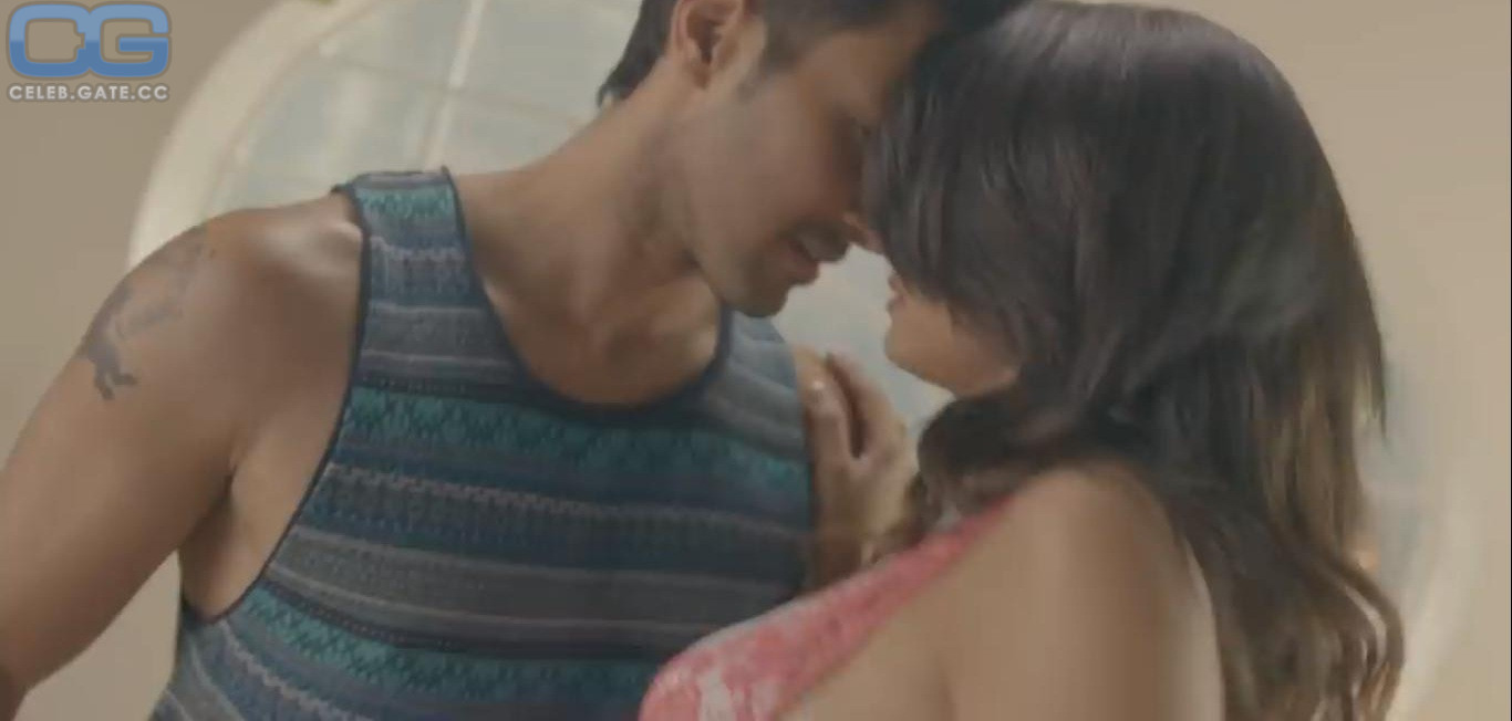 Surveen Chawla 