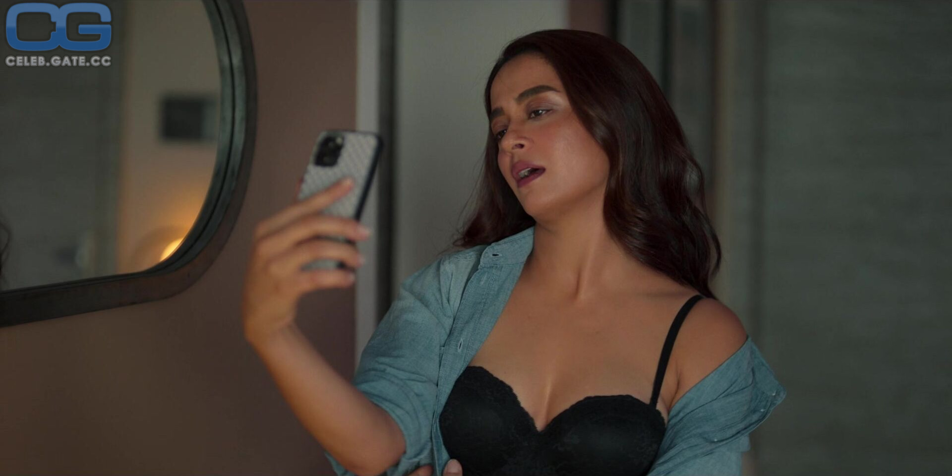 Surveen Chawla 