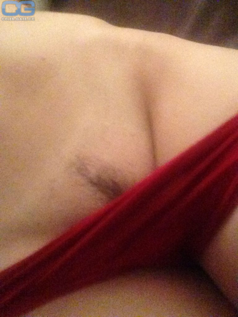 Trieste Kelly Dunn leaked nude pics
