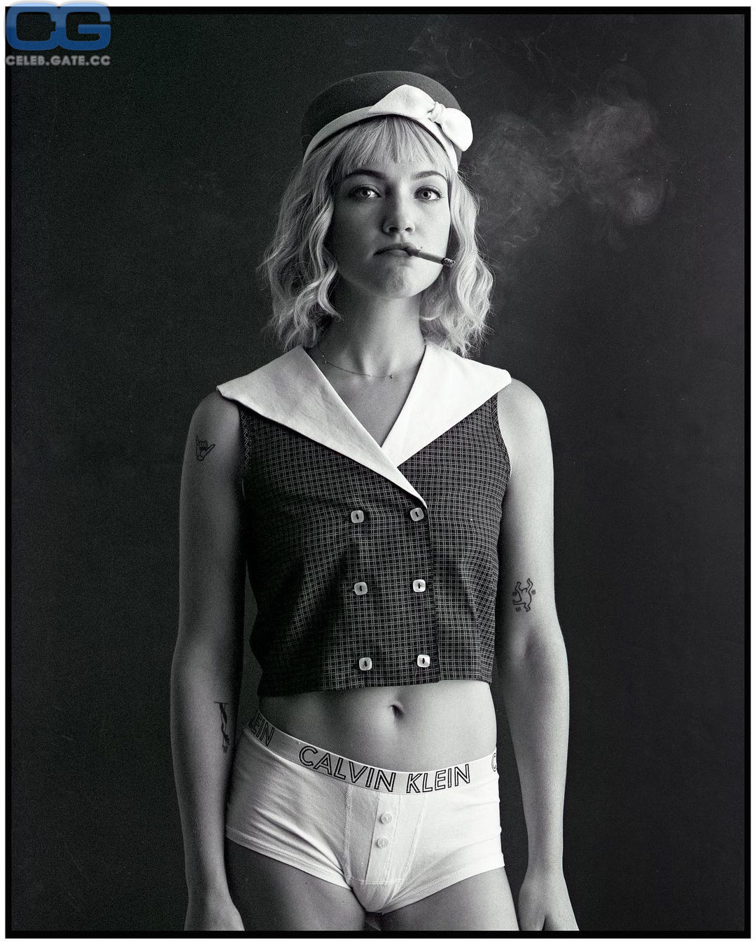 Violett Beane 