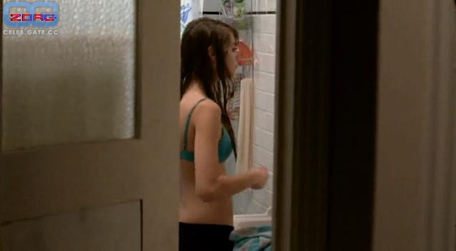 Willa Holland 