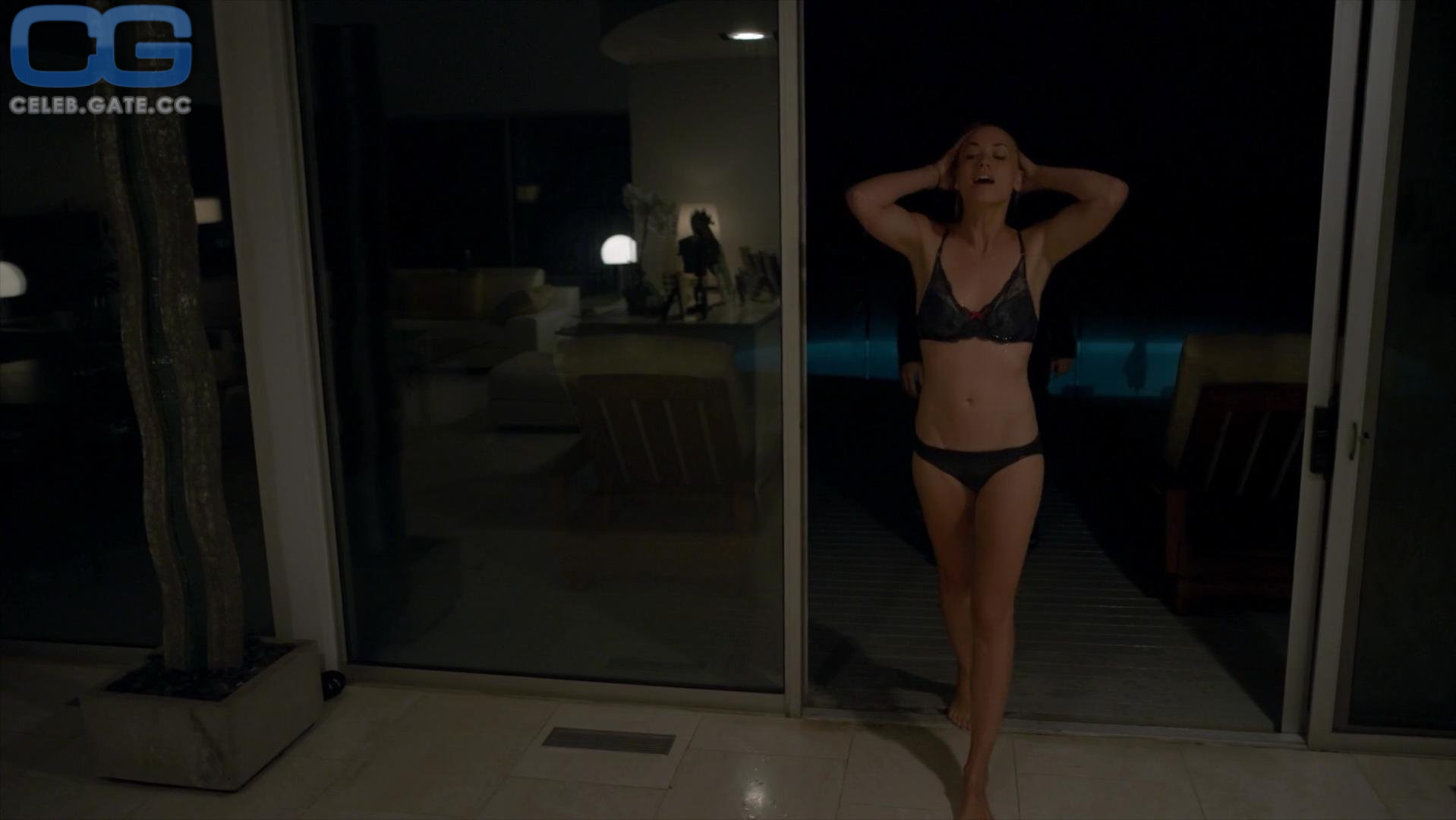 Yvonne Strahovski 
