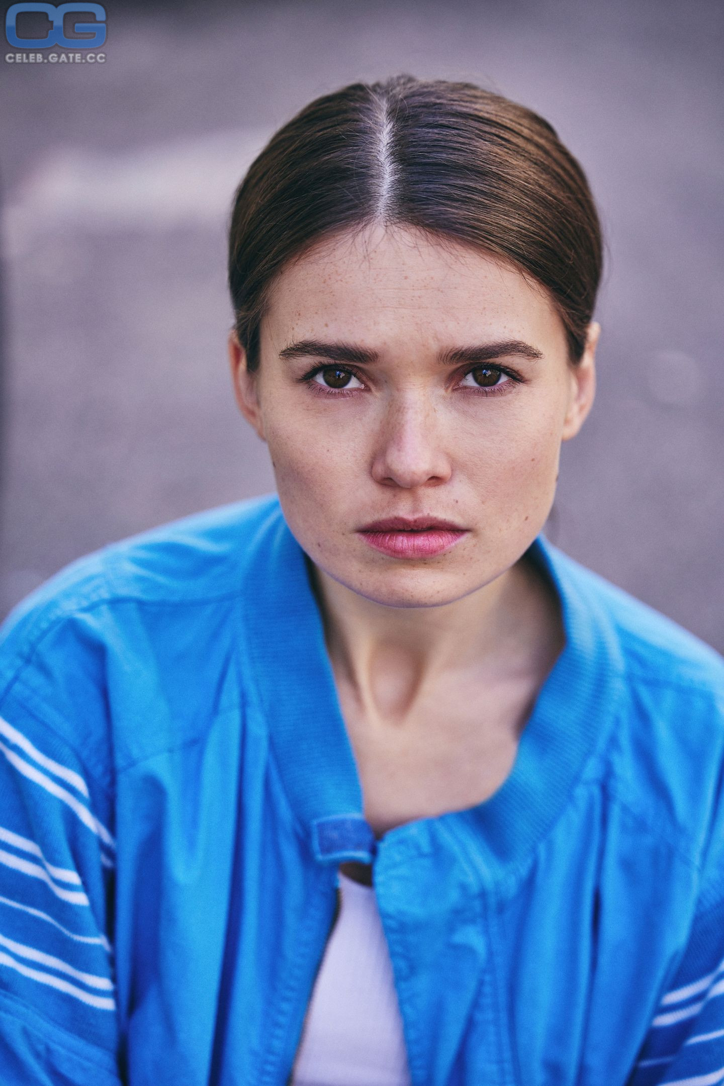 Zoe Moore 