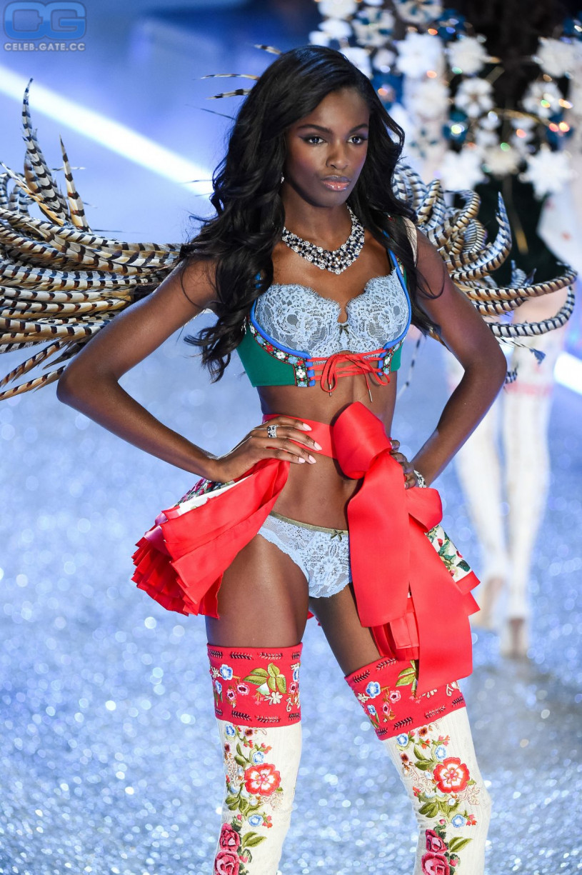 Nudes Leomie Anderson nudes (27 photo), Topless, Is a cute, Feet, panties 2015 Nudes Leomie Anderson nude (95 photos), Tits, Cleavage, Boobs, lingerie 2015